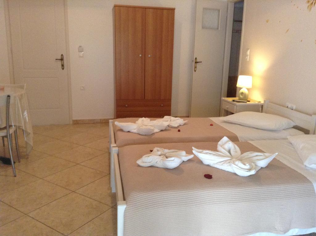 Nikoletta Rooms Parikia  Bagian luar foto