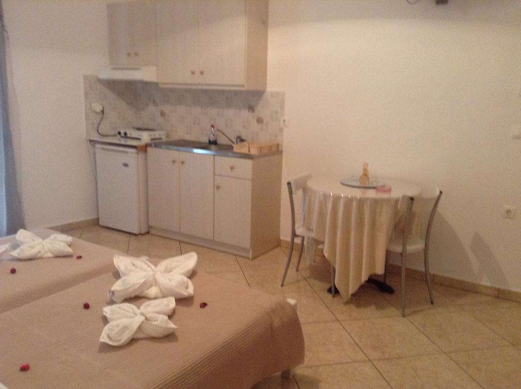 Nikoletta Rooms Parikia  Bagian luar foto