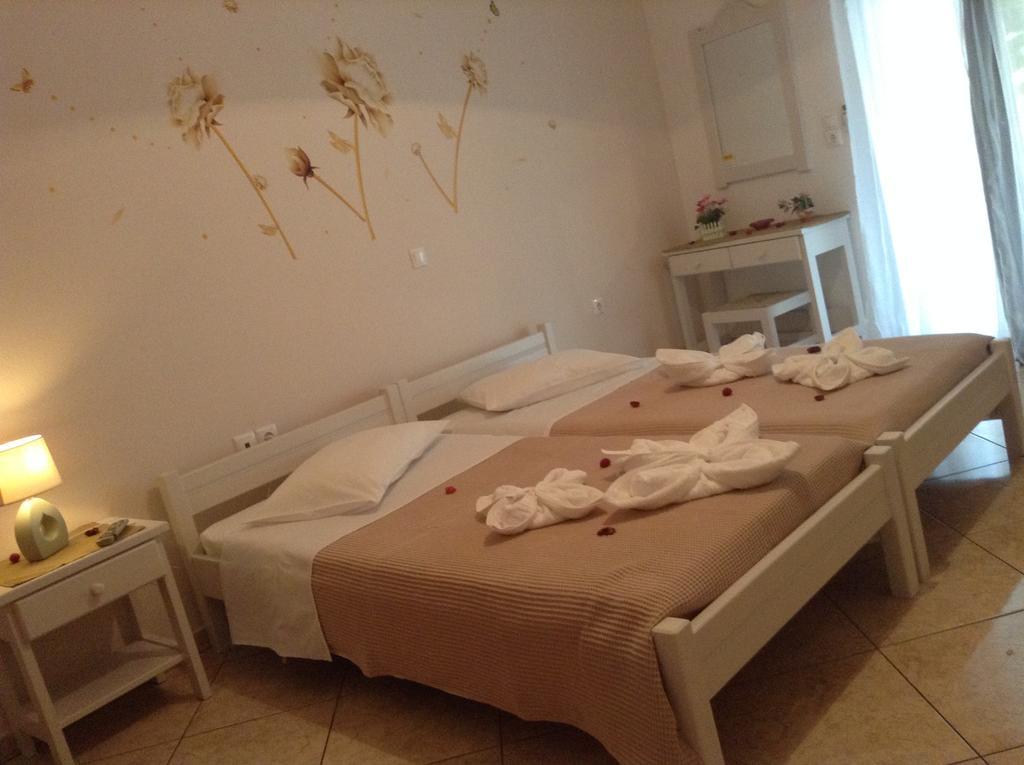 Nikoletta Rooms Parikia  Bagian luar foto