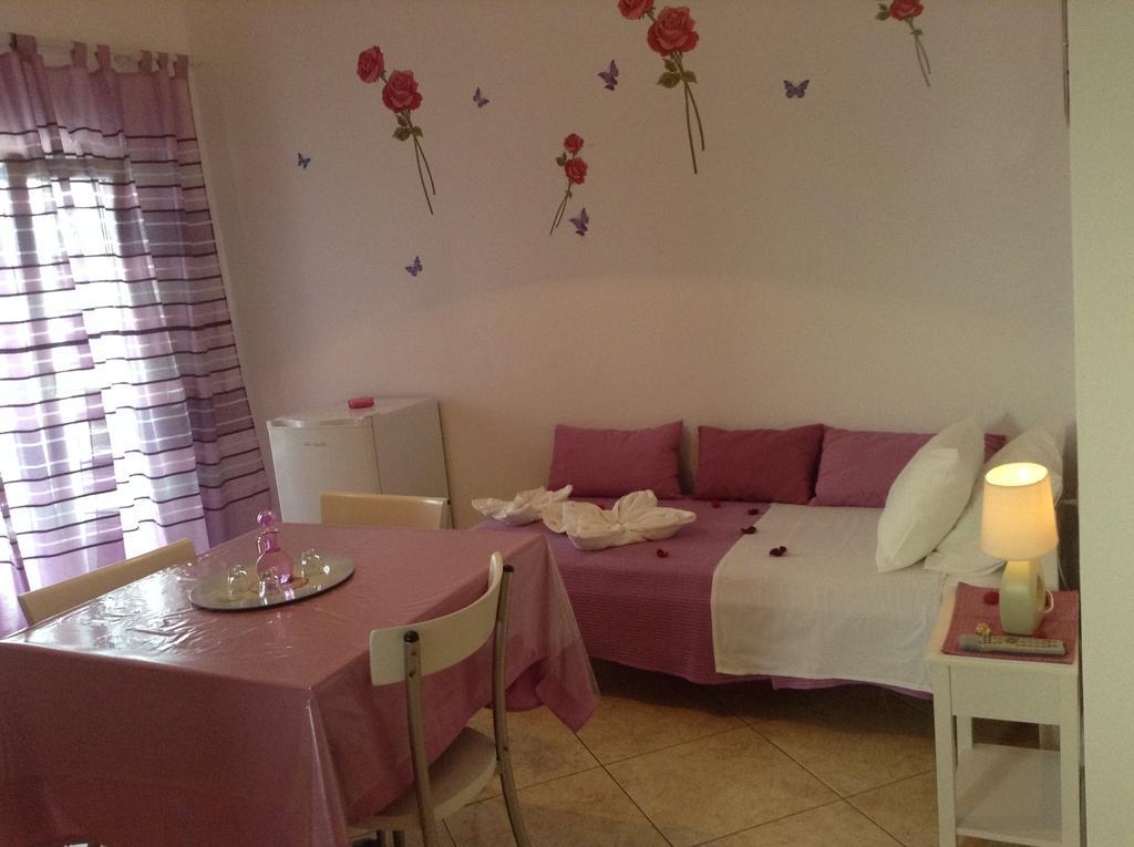 Nikoletta Rooms Parikia  Bagian luar foto