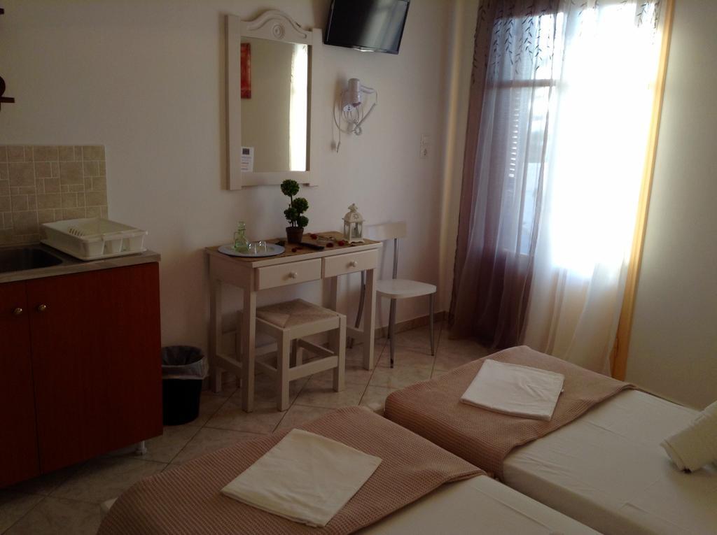 Nikoletta Rooms Parikia  Bagian luar foto